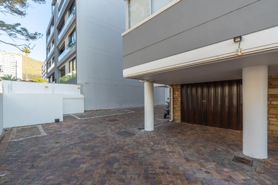 2 Bedroom Property for Sale in Sea Point Western Cape